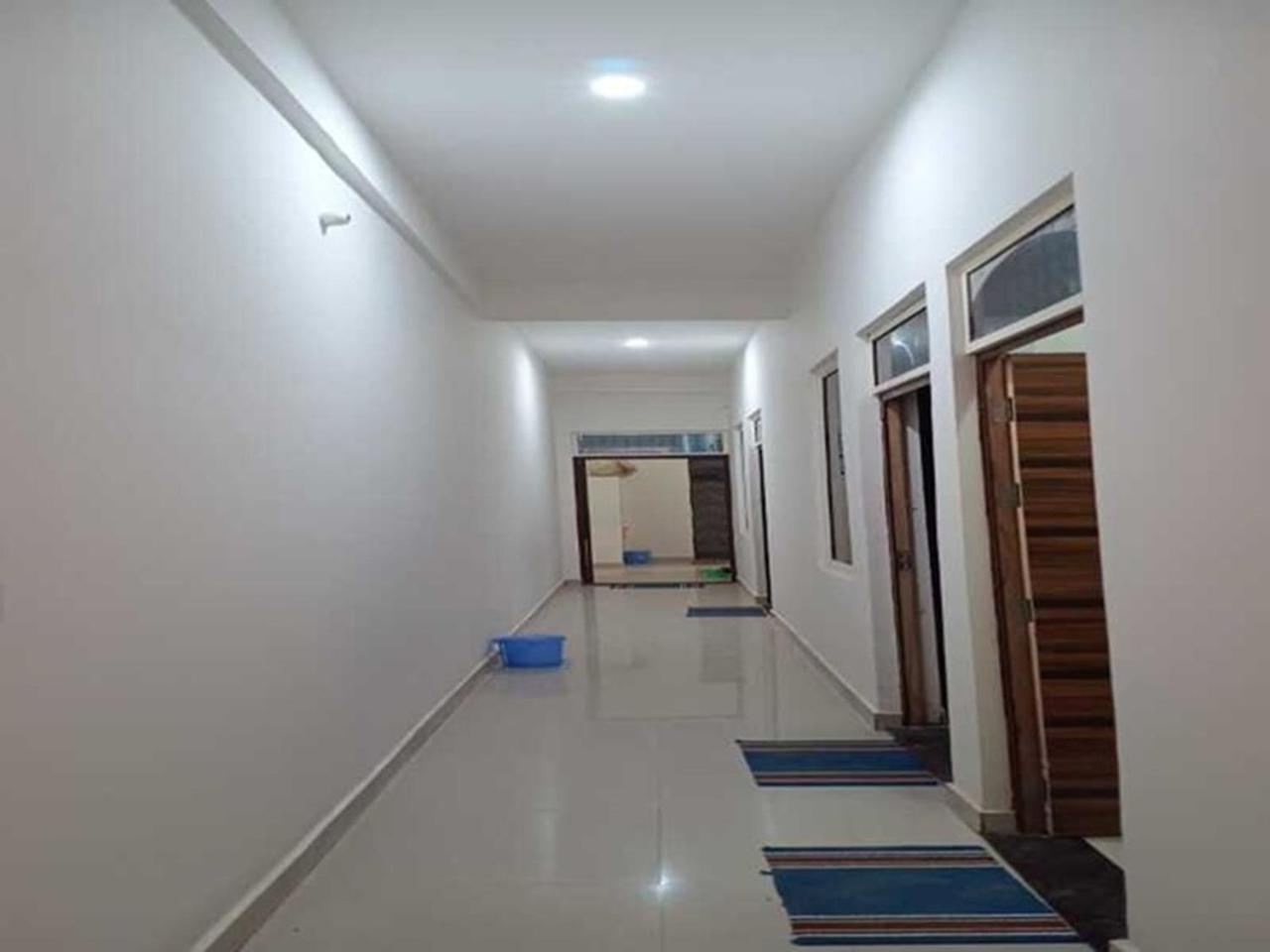 Geeta Dham Guest house *