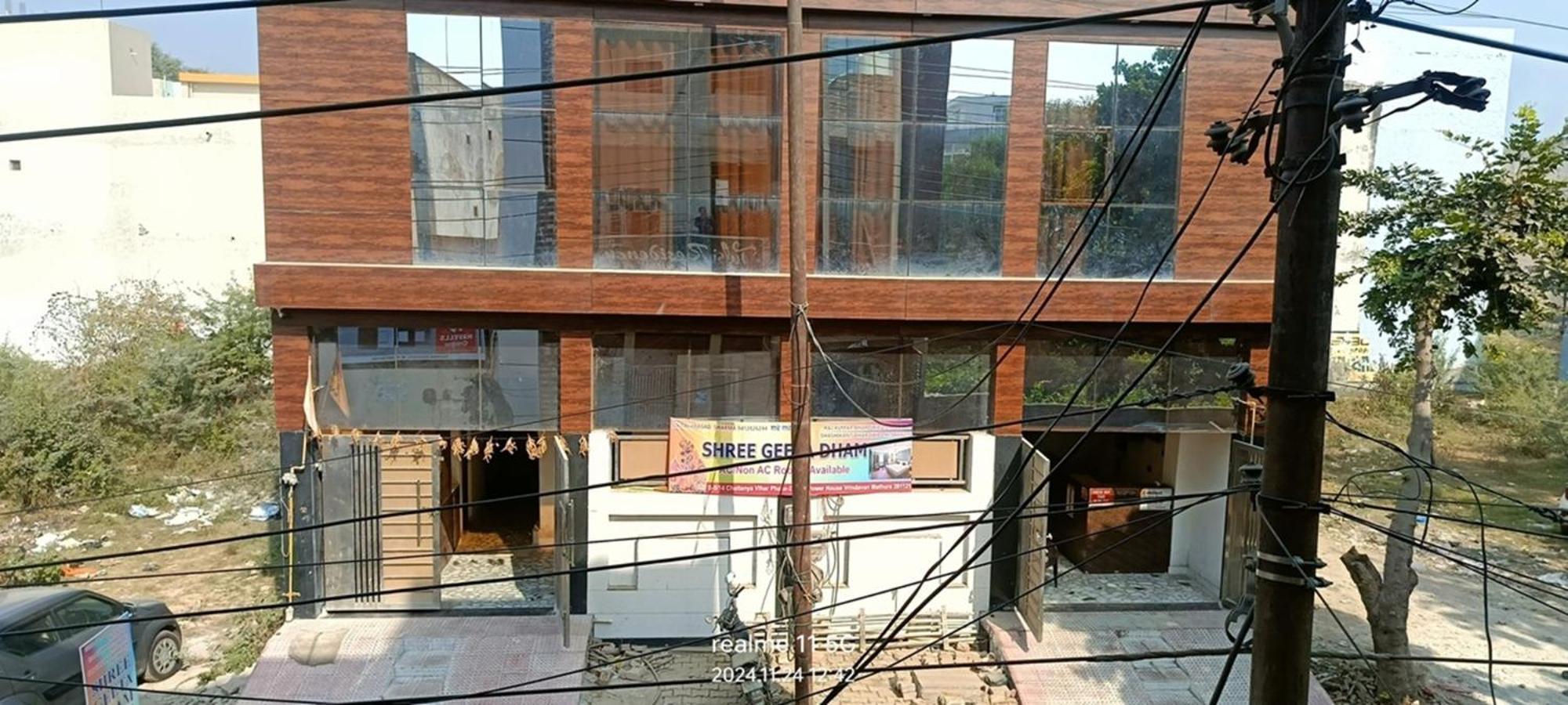 Geeta Dham Guest house Vrindavan