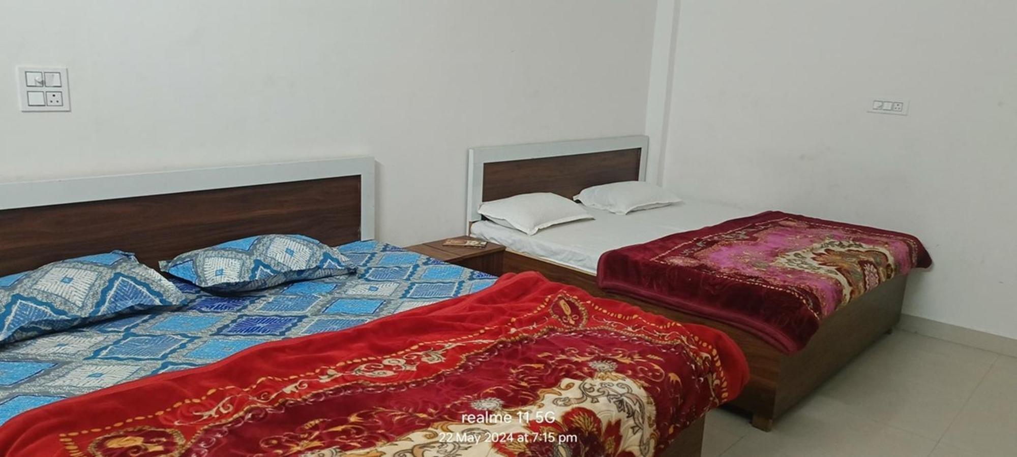 Geeta Dham Guest house